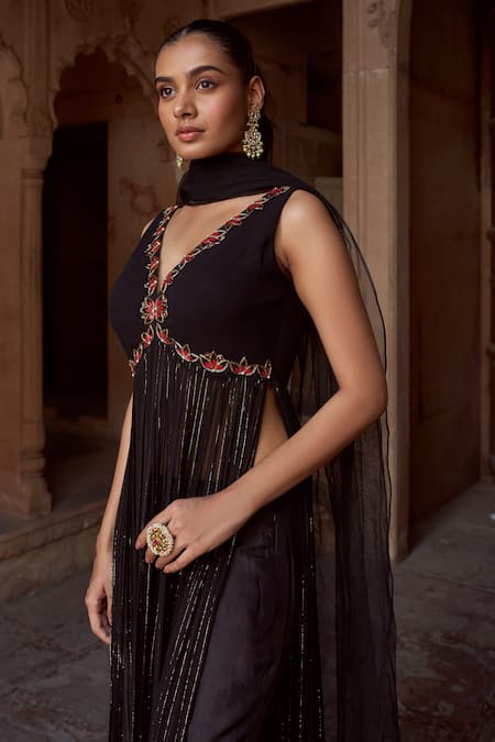 Buy Sonal Pasrija Black Silk, Georgette, Acanthus Bloom Embroidered High Side Slit Kurta Pant Set Online at Aza Fashions Buy_Sonal Pasrija_Black Silk, Georgette, Acanthus Bloom Embroidered High Side Slit Kurta Pant Set _Online_at_Aza_Fashions