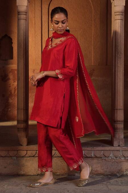 Sonal Pasrija Red Silk, Organza Sequins, Beads, Embroidery V-neck Padma Bloom Kurta Pant Set Online at Aza Fashions Sonal Pasrija_Red Silk, Organza Sequins, Beads, Embroidery V-neck Padma Bloom Kurta Pant Set _Online_at_Aza_Fashions
