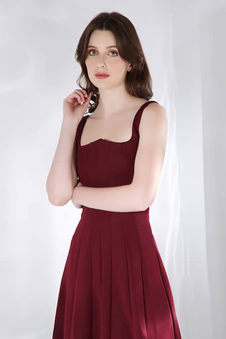 Buy_Ozeqo_Maroon Neoprene Sweetheart Neck Fleur Panelled High Slit Gown _Online_at_Aza_Fashions