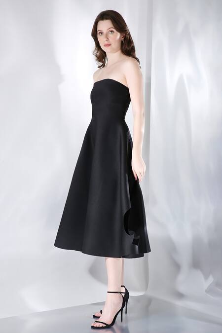 Ozeqo Black Neoprene Sweetheart Neck Ace Cutwork Hem Dress Online at Aza Fashions Ozeqo_Black Neoprene Sweetheart Neck Ace Cutwork Hem Dress _Online_at_Aza_Fashions