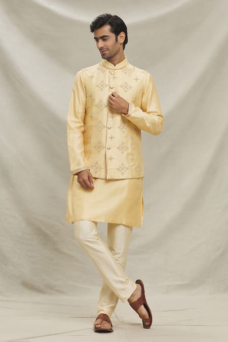 Arihant Rai Sinha Diamond Embroidered Bundi Kurta Set 