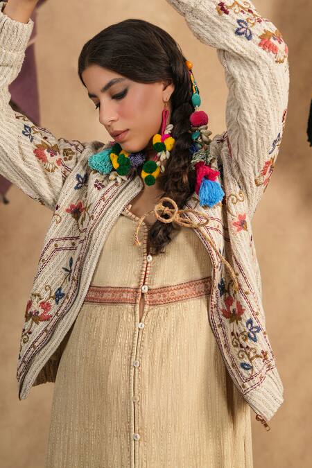 Shop_NYARO_Off White Handloom Cotton Slub Woven Thread Round Jacket _Online_at_Aza_Fashions