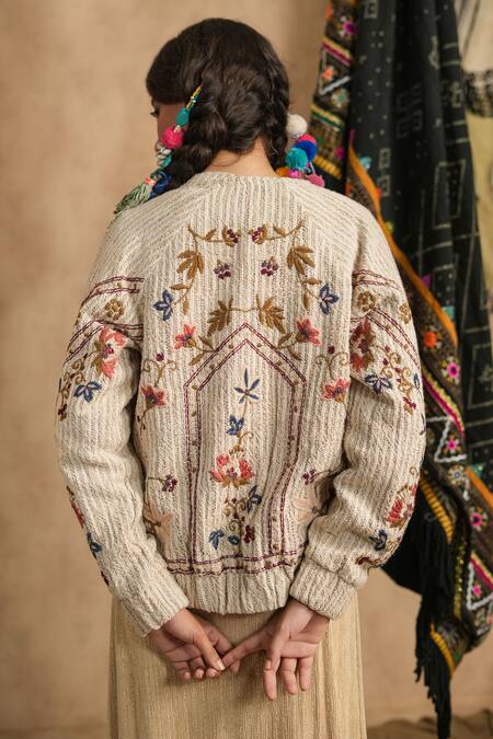 Buy_NYARO_Off White Handloom Cotton Slub Woven Thread Round Jacket 
