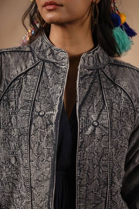 Buy_NYARO_Grey Mirrors, Embroidery Mandarin Collar Thread Work Jacket _Online_at_Aza_Fashions