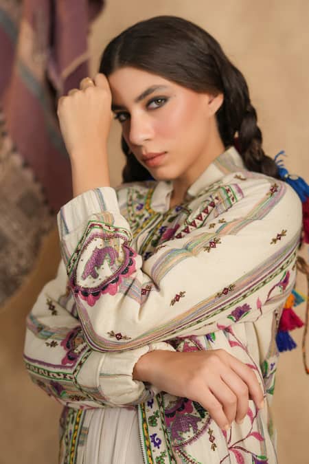 Shop_Nyaro_Cream Cotton Embroidery Collared Floral Jacket 