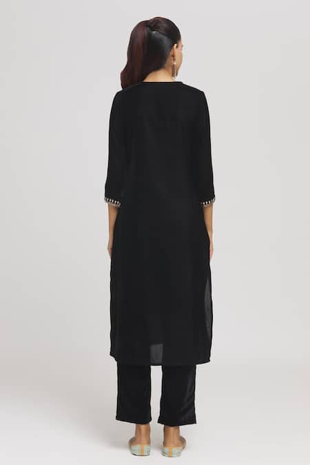 Missprint Neck Embroidered Velvet Kurta Pant Set 