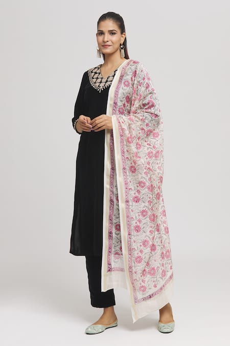 Shop_Missprint_Black Velvet, Chanderi, Cotton Embroidery V-neck Kurta Pant Set _Online_at_Aza_Fashions