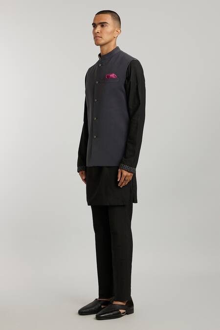 Bubber Couture Gray Crepe, Wool, Cotton Grey Sleeveless Bundi Online at Aza Fashions Bubber Couture_Gray Crepe, Wool, Cotton Grey Sleeveless Bundi _Online_at_Aza_Fashions