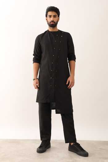 Son Of A Noble Snob_Black 100% Linen Plain Ayush Asymmetric Kurta_Online_at_Aza_Fashions