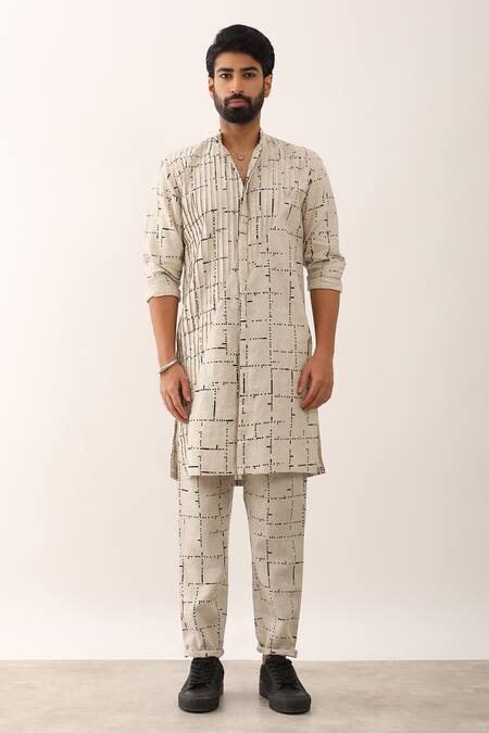 Buy_Son Of A Noble Snob_Ivory 100% Linen Print Digital Maze Aadi Tetris Kurta Set _Online_at_Aza_Fashions