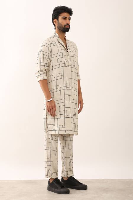 Son Of A Noble Snob_Ivory 100% Linen Print Tartan Pranav Checks Kurta Set _Online_at_Aza_Fashions