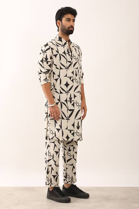 Son Of A Noble Snob Ivory 100% Linen Print Fleur Stencil Krish Kurta Set Online at Aza Fashions Son Of A Noble Snob_Ivory 100% Linen Print Fleur Stencil Krish Kurta Set _Online_at_Aza_Fashions