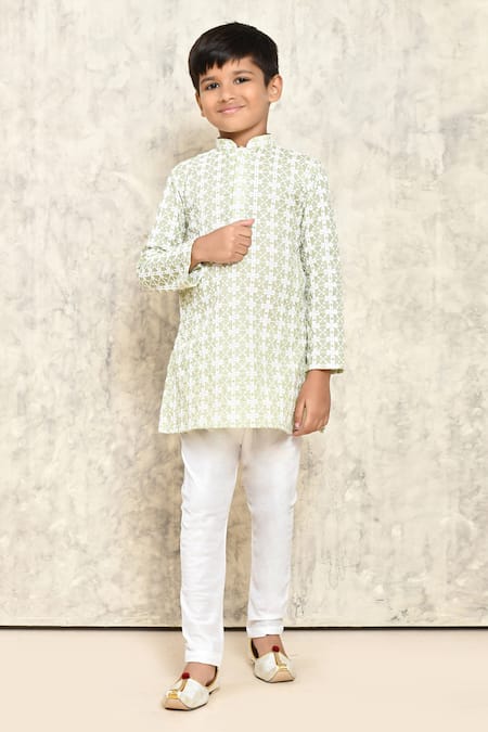 Samyukta Singhania Jaal Pattern Thread Embroidered Kurta Set 