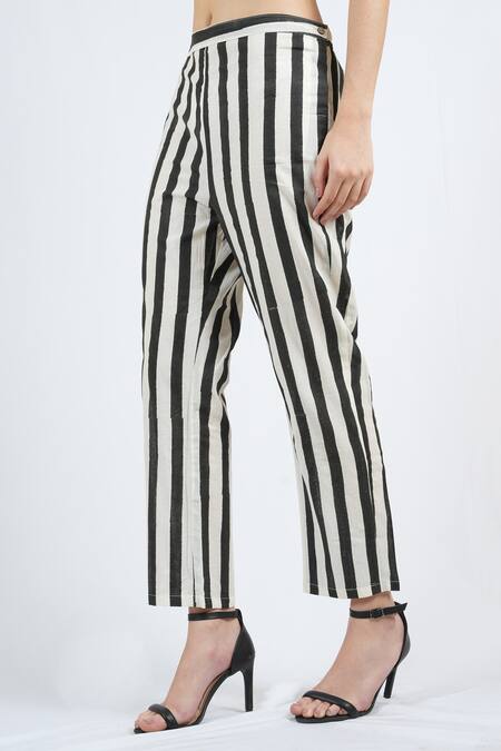 Banana Labs White Cotton Round Neck Hand Block Print Kurta Pant Set Online at Aza Fashions Banana Labs_White Cotton Round Neck Hand Block Print Kurta Pant Set _Online_at_Aza_Fashions