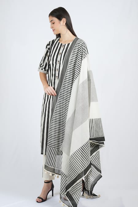 Banana Labs Black Cotton Round Neck Slammer Hand Block Print Kurta Pant Set 