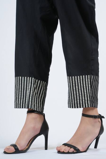 Banana Labs_Black Cotton Round Neck Hand Block Print Kurta Set _Online_at_Aza_Fashions