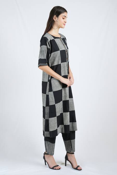 Banana Labs_Black Cotton Round Neck Box Hand Block Print Kurta Set _at_Aza_Fashions