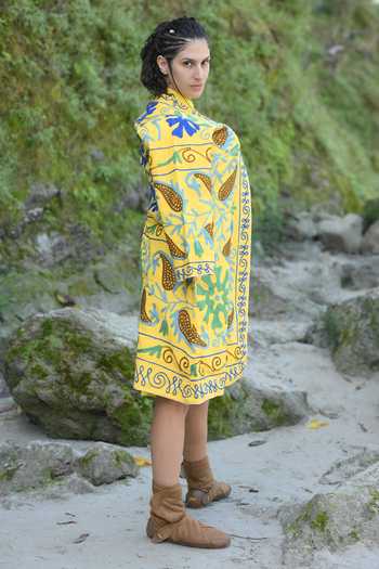 Shop_RAAS LIFE_Yellow Cotton Embroidery Round Neck Kodiyar Ben Suzani Jacket _Online_at_Aza_Fashions