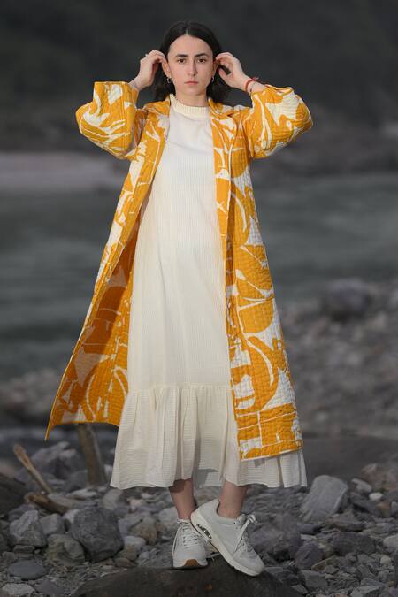 Buy_RAAS LIFE_Yellow Cotton Embroidery Collared Peedi Ben Kantha Jacket _Online_at_Aza_Fashions