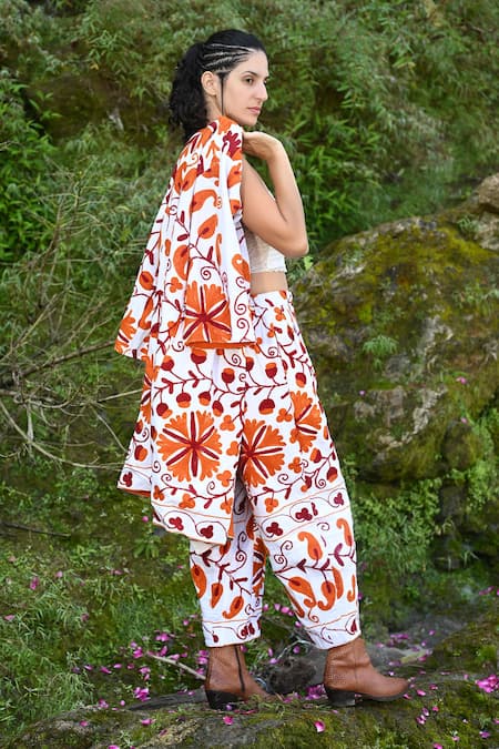 RAAS LIFE_White Cotton Embroidery V-neck Sarad Ben Suzani Jacket _at_Aza_Fashions