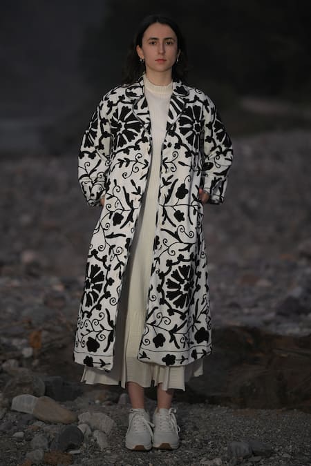 Buy_RAAS LIFE_Black Handloom Cotton Embroidery Chakri Ben Handwoven Suzani Trench Jacket _Online_at_Aza_Fashions