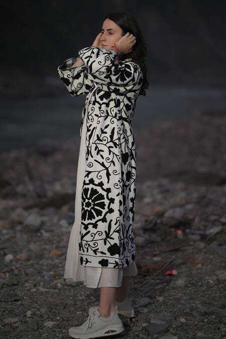 Shop_RAAS LIFE_Black Handloom Cotton Embroidery Chakri Ben Handwoven Suzani Trench Jacket _Online_at_Aza_Fashions