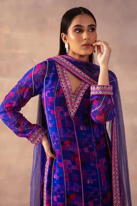 Buy_Laxmishriali_Purple Georgette, Net Sequins, Beads, Pearls, Square Print Straight Kurta Set _Online_at_Aza_Fashions