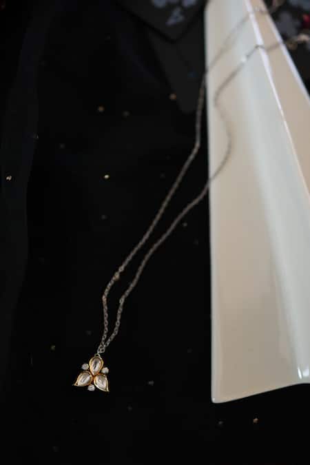 Do Taara Polki Embellished Pendant Necklace 