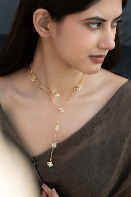Buy_Do Taara_Gold Plated Shell Pearl Embellished Chain Pendant Necklace _Online_at_Aza_Fashions
