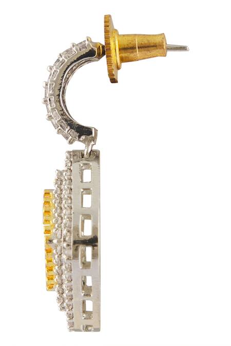 Vivinia By Vidhi Mehra White Pearls, Zari Zircon Diamond Earrings Online at Aza Fashions Vivinia By Vidhi Mehra_White Pearls, Zari Zircon Diamond Earrings _Online_at_Aza_Fashions