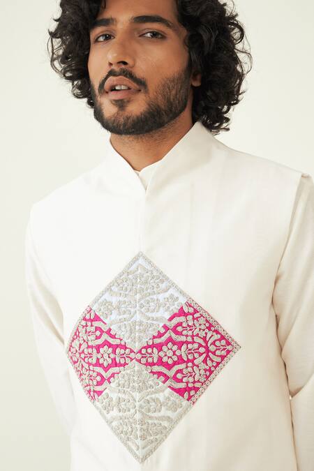 Buy Roohbyridhimaa Off White Silk, Chanderi Embroidery Floral Bundi Online at Aza Fashions Buy_Roohbyridhimaa_Off White Silk, Chanderi Embroidery Floral Bundi _Online_at_Aza_Fashions