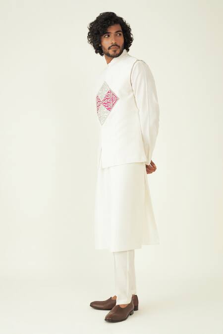 Roohbyridhimaa Off White Silk, Chanderi Embroidery Floral Bundi at Aza Fashions Roohbyridhimaa_Off White Silk, Chanderi Embroidery Floral Bundi _at_Aza_Fashions