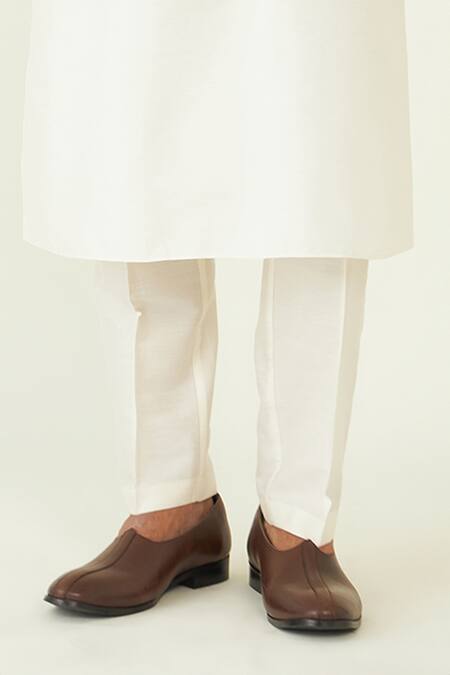 Roohbyridhimaa Ivory Silk, Jacquard Embroidery Resham Bundi Online at Aza Fashions Roohbyridhimaa_Ivory Silk, Jacquard Embroidery Resham Bundi _Online_at_Aza_Fashions