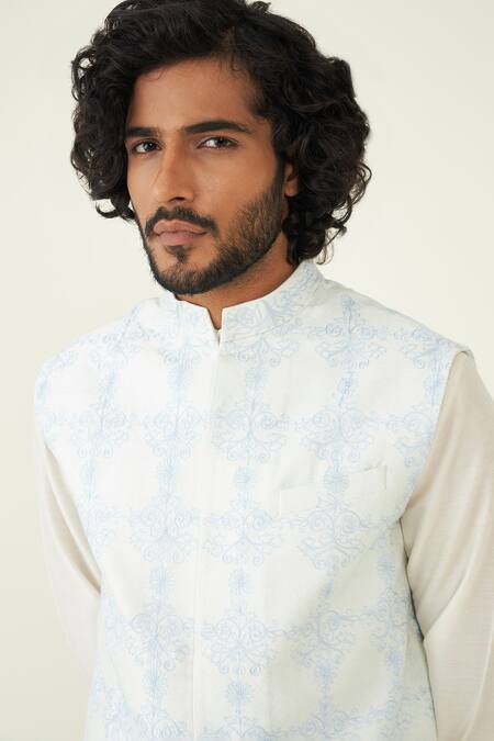 Shop Roohbyridhimaa Ivory Silk, Jacquard Embroidery Resham Bundi Online at Aza Fashions Shop_Roohbyridhimaa_Ivory Silk, Jacquard Embroidery Resham Bundi _Online_at_Aza_Fashions