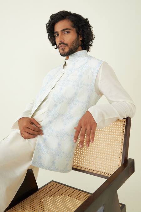 Roohbyridhimaa Ivory Silk, Jacquard Embroidery Resham Bundi at Aza Fashions Roohbyridhimaa_Ivory Silk, Jacquard Embroidery Resham Bundi _at_Aza_Fashions