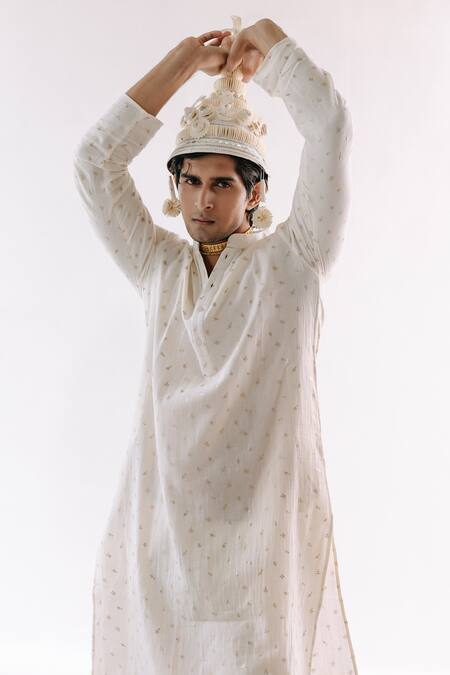 Buy_Roohbyridhimaa_Ivory Cotton, Silk, Linen Embroidery Raabta Floral Pattern Kurta Set _Online_at_Aza_Fashions