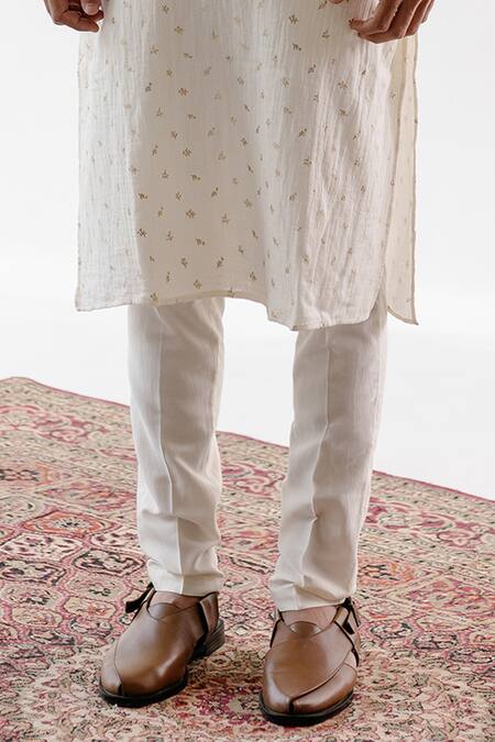 Roohbyridhimaa_Ivory Cotton, Silk, Linen Embroidery Raabta Floral Pattern Kurta Set _at_Aza_Fashions