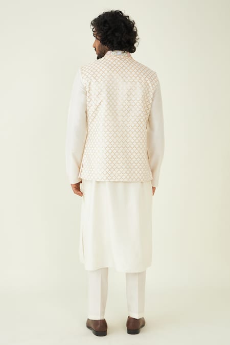 Roohbyridhimaa Ivory Gota Patti Embroidered Bundi 