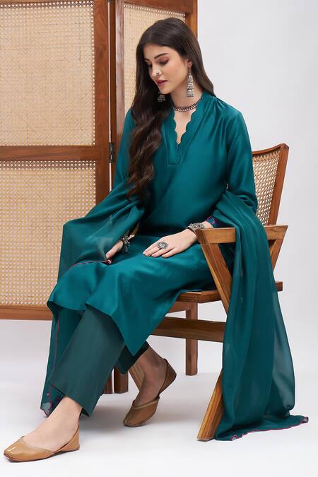 Roohbyridhimaa_Green Organza, Silk, Cotton Embroidery V-neck Resham Placement Kurta Set _at_Aza_Fashions