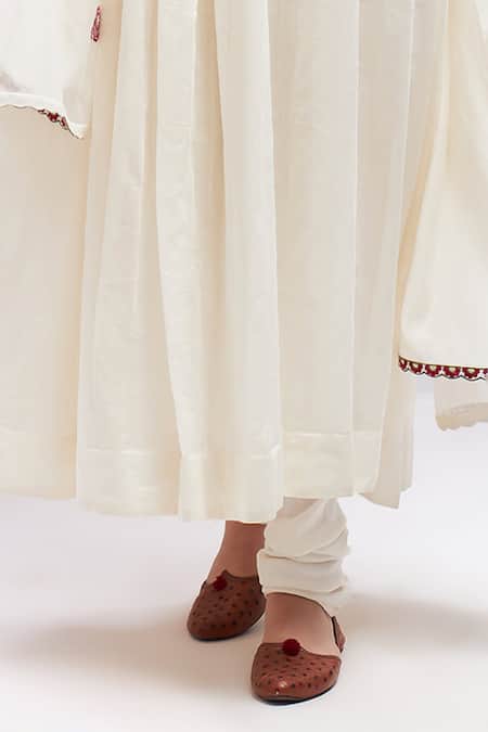 Buy_Roohbyridhimaa_Off White Silk, Cotton Embroidery V-neck Rimjhim Yoke Anarkali Set _Online_at_Aza_Fashions