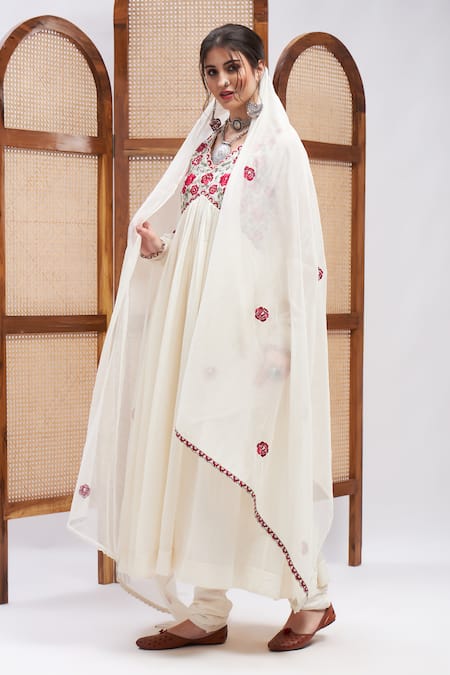 Roohbyridhimaa_Off White Silk, Cotton Embroidery V-neck Rimjhim Yoke Anarkali Set _at_Aza_Fashions
