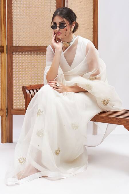 Roohbyridhimaa Off White Silk Organza Shwet Resham Saree With Unstitched Blouse Piece at Aza Fashions Roohbyridhimaa_Off White Silk Organza Shwet Resham Saree With Unstitched Blouse Piece _at_Aza_Fashions