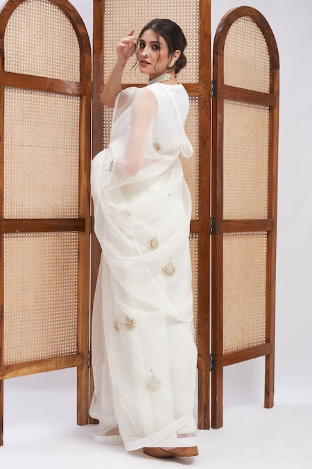Shop Roohbyridhimaa Off White Silk Organza Shwet Resham Saree With Unstitched Blouse Piece at Aza Fashions Shop_Roohbyridhimaa_Off White Silk Organza Shwet Resham Saree With Unstitched Blouse Piece _at_Aza_Fashions