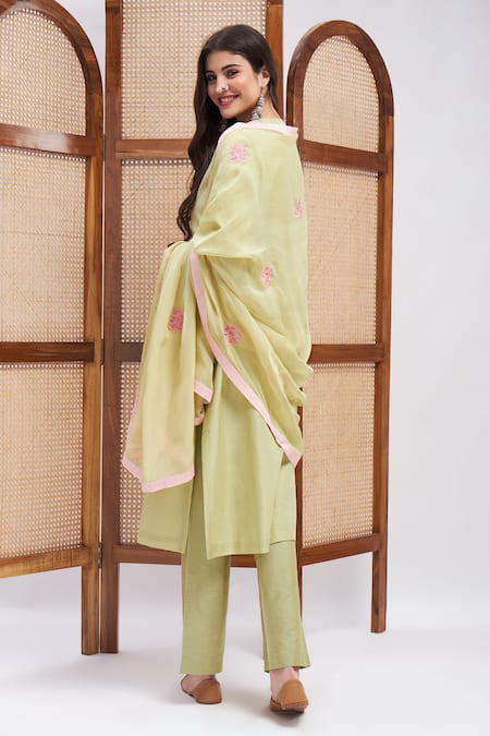 Shop Roohbyridhimaa Green Organza, Cotton, Embroidery Collared Amal Neckline Kurta Set at Aza Fashions Shop_Roohbyridhimaa_Green Organza, Cotton, Embroidery Collared Amal Neckline Kurta Set _at_Aza_Fashions