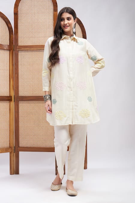 RoohbyRidhimaa Falsafa Floral Embroidered Kurta & Pant Set 