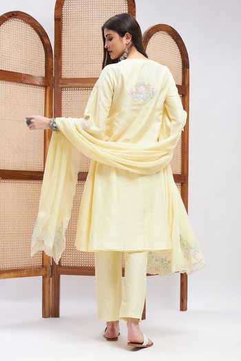 Shop Roohbyridhimaa Yellow Organza, Cotton, Silk Embroidery V-neck Humdam Floral Kurta Set at Aza Fashions Shop_Roohbyridhimaa_Yellow Organza, Cotton, Silk Embroidery V-neck Humdam Floral Kurta Set _at_Aza_Fashions