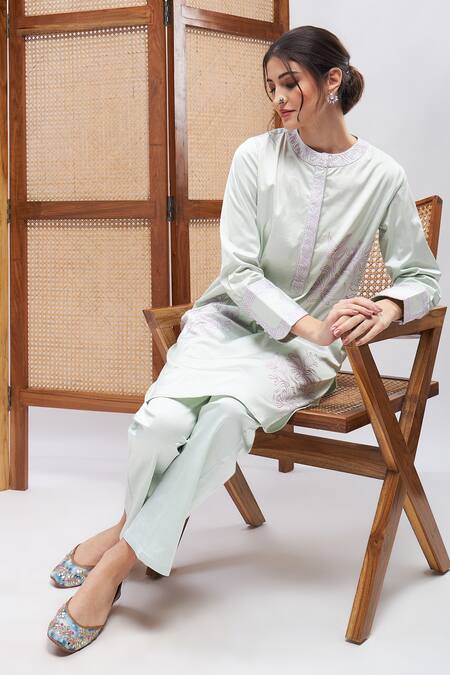 Roohbyridhimaa_Green , , Iyaan Floral Pattern Kurta And Pant Set _at_Aza_Fashions