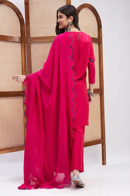 Roohbyridhimaa Khwabeeda Silk Chanderi Embroidered Kurta Set 