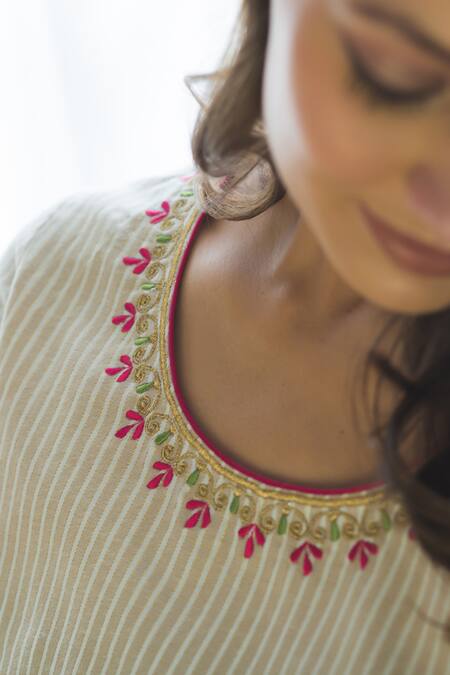 Roohbyridhimaa_Gold Cotton, Chiffon Embroidery Round Neck Mahira Stripe Print Kurta Set _Online_at_Aza_Fashions