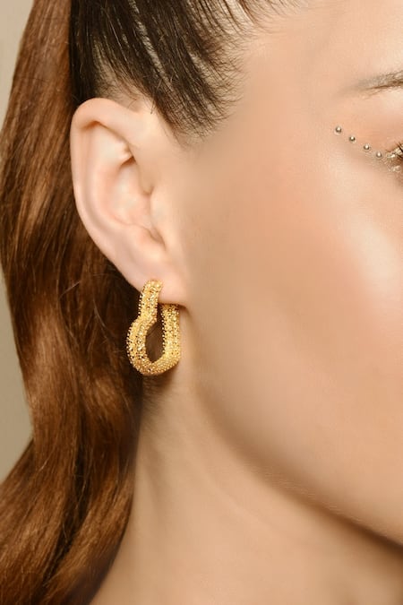 22K Gold Earrings - AjEr57172 - 22K Gold Earrings fine filigree work with  shine finishing. Earring type : fish hook.